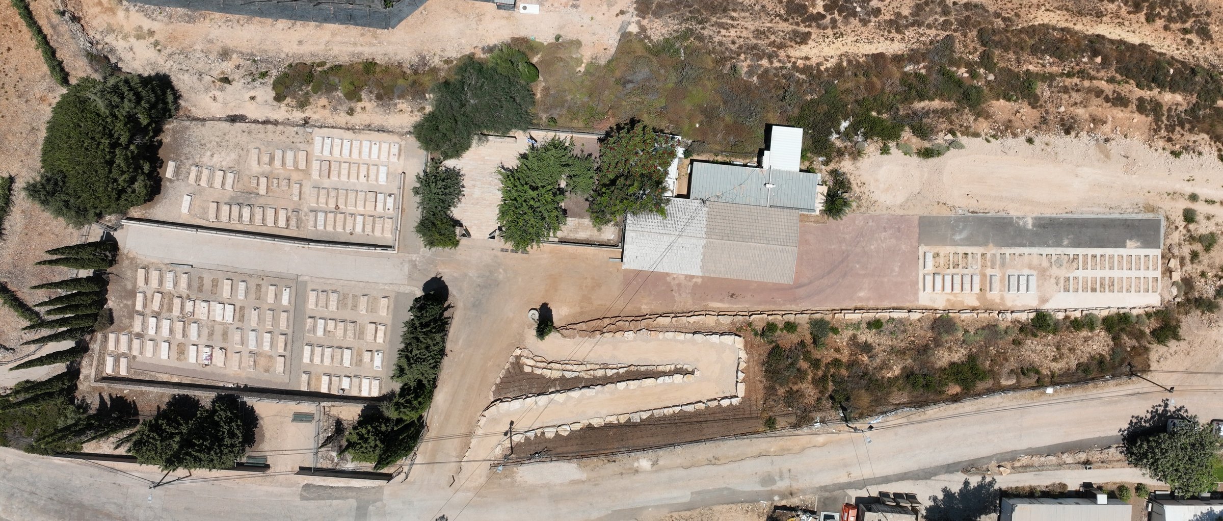תצלום אוויר כללי של בית העלמין
